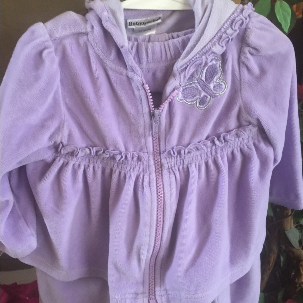 Purple 2-Pc Velour Sweat Suit!